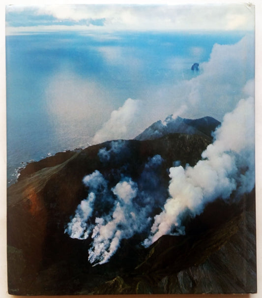 New Zealand Its Land and Its People. Simpson, Colin