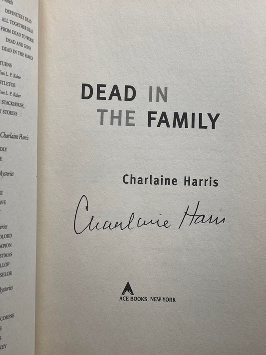 Dead in the Family Harris, Charlaine