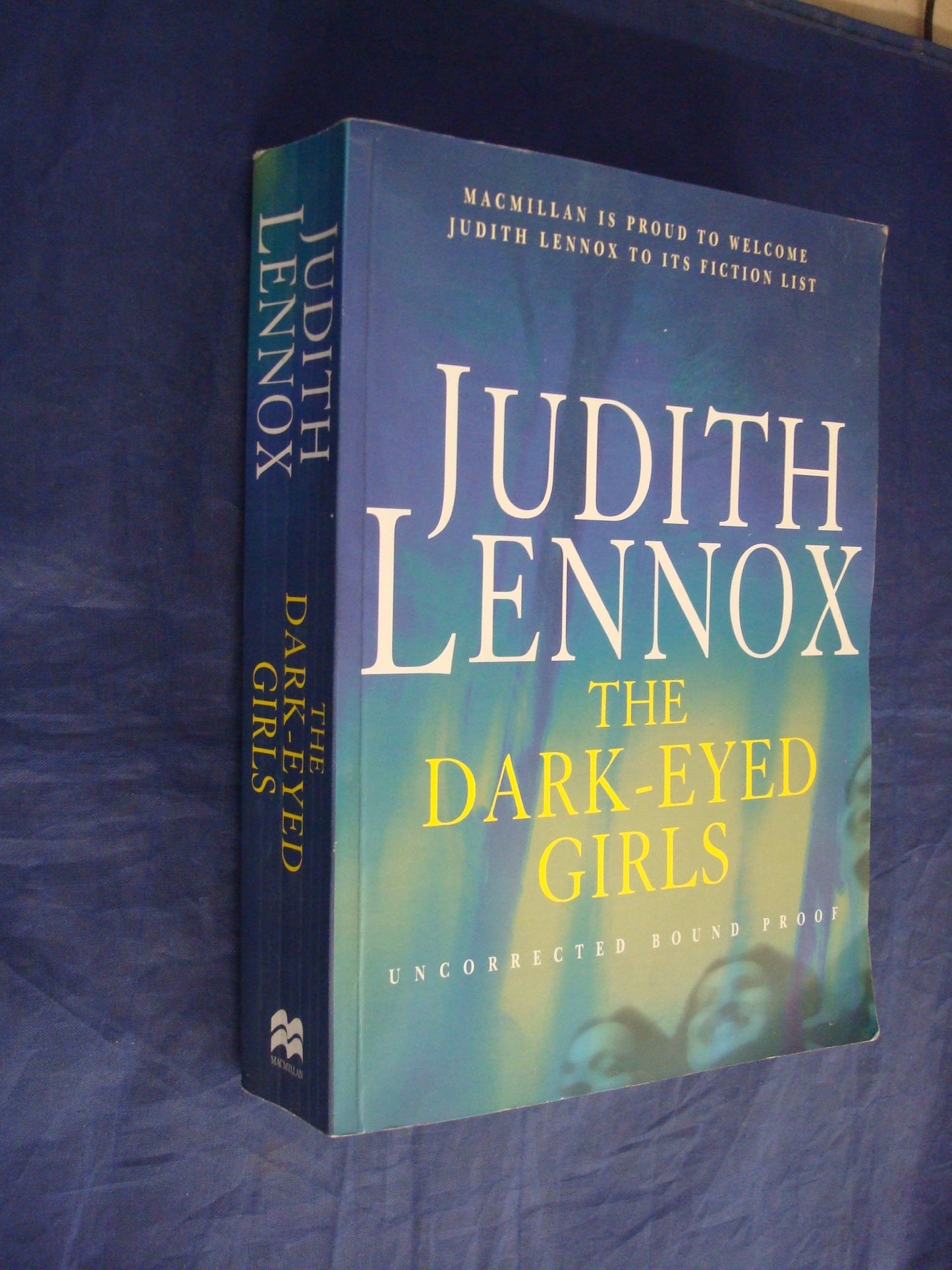 Dark Eyed Girls (tpb)