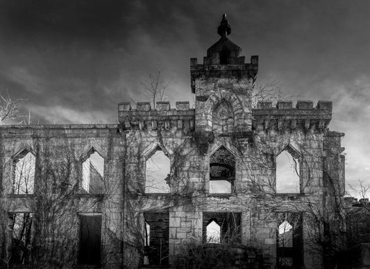 10 gothic novels where the house remembers every terrible thing