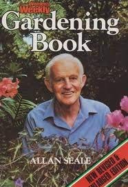 The Australian Women's Weekly Gardening Book [Hardcover] Seale Allan