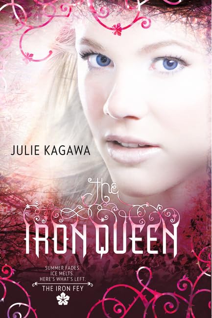 THE IRON QUEEN [Paperback] Julie Kagawa