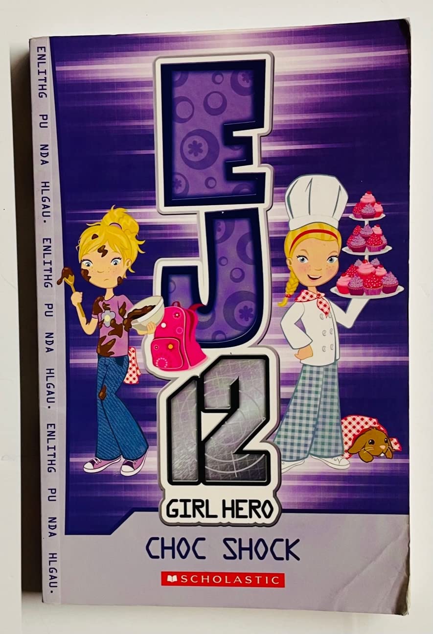 EJ12 Girl Hero: #17 Spooked! [Paperback] McFarlane,Susannah