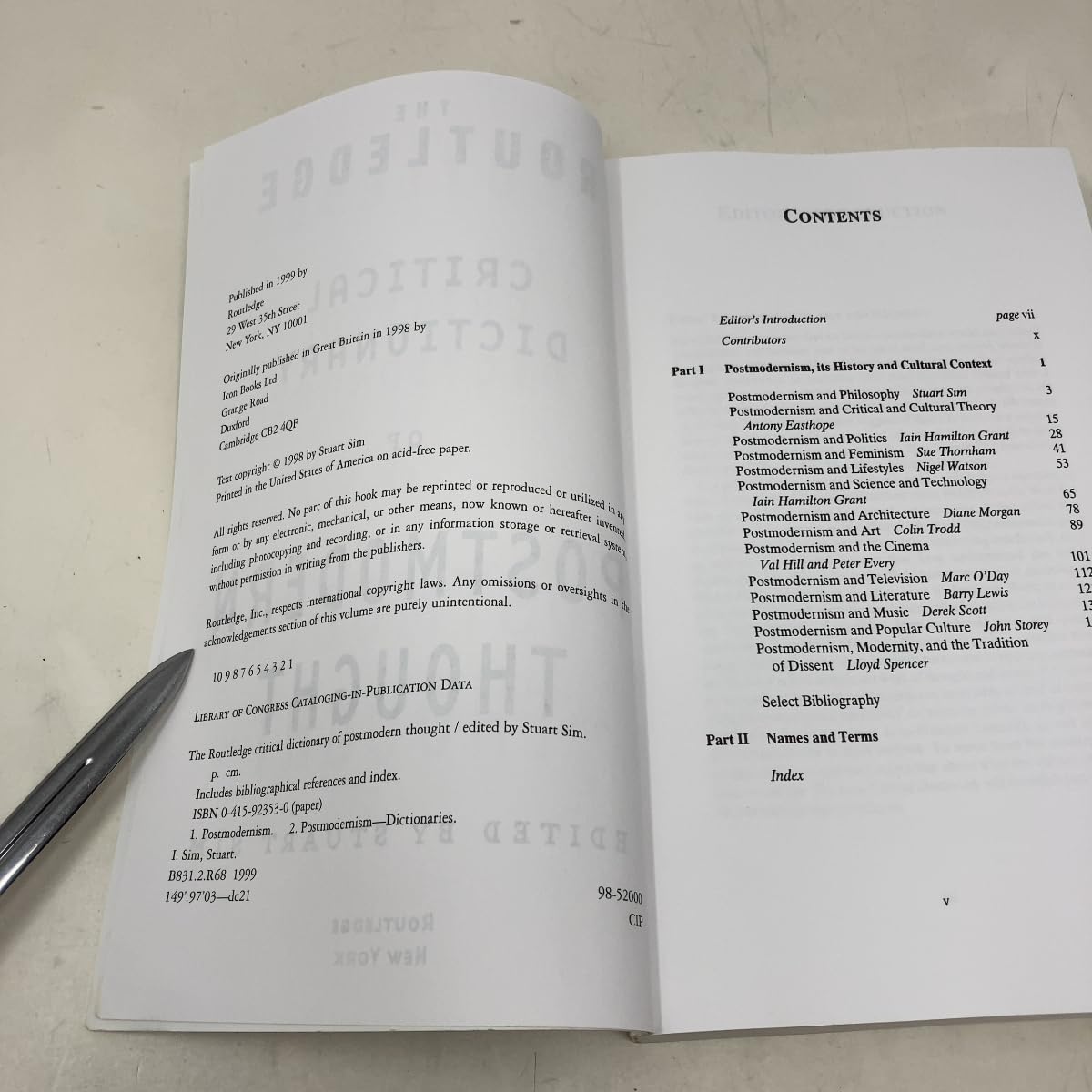 The Routledge Critical Dictionary of Postmodern Thought Sim, Stuart
