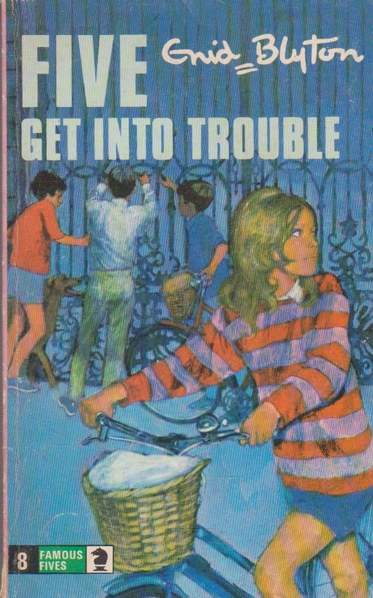 Five Get into Trouble Blyton, Enid and Maxey, Betty