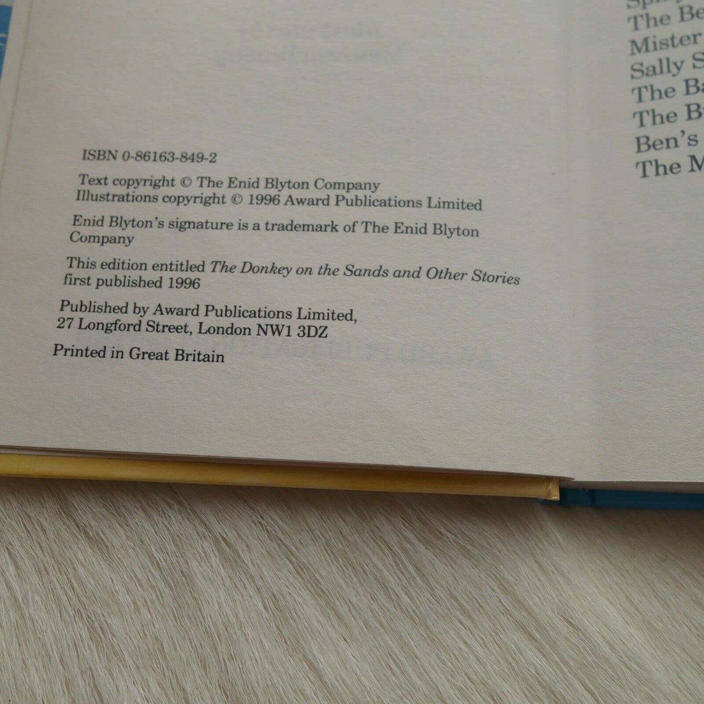 Popular Reward: the Donkey on the Sands Blyton, Enid and Bradley, Maureen