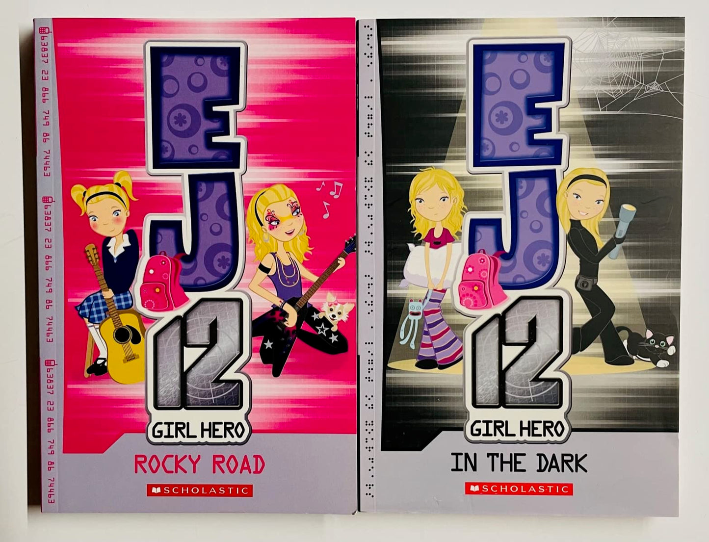 EJ12 Girl Hero: #17 Spooked! [Paperback] McFarlane,Susannah