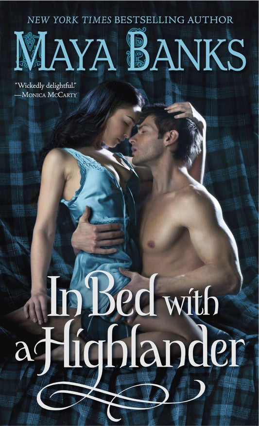 In Bed with a Highlander: 1 [Mass Market Paperback] Banks, Maya