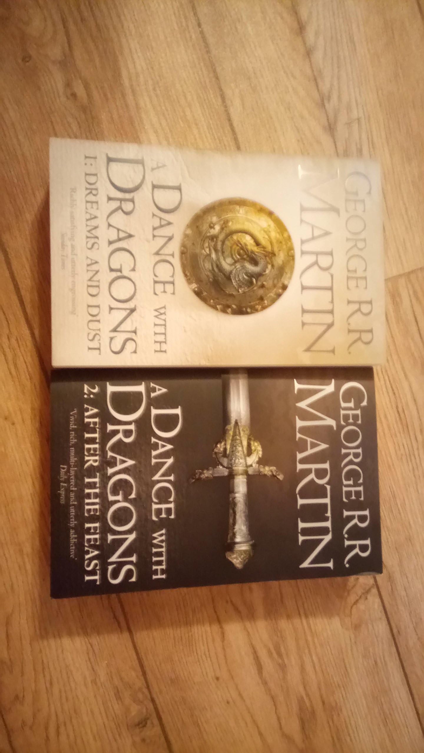A Game of Thrones [TV Tie-in Edition]: The bestselling classic epic fantasy series behind the award-winning HBO TV show and phenomenon GAME OF THRONES: Book 1