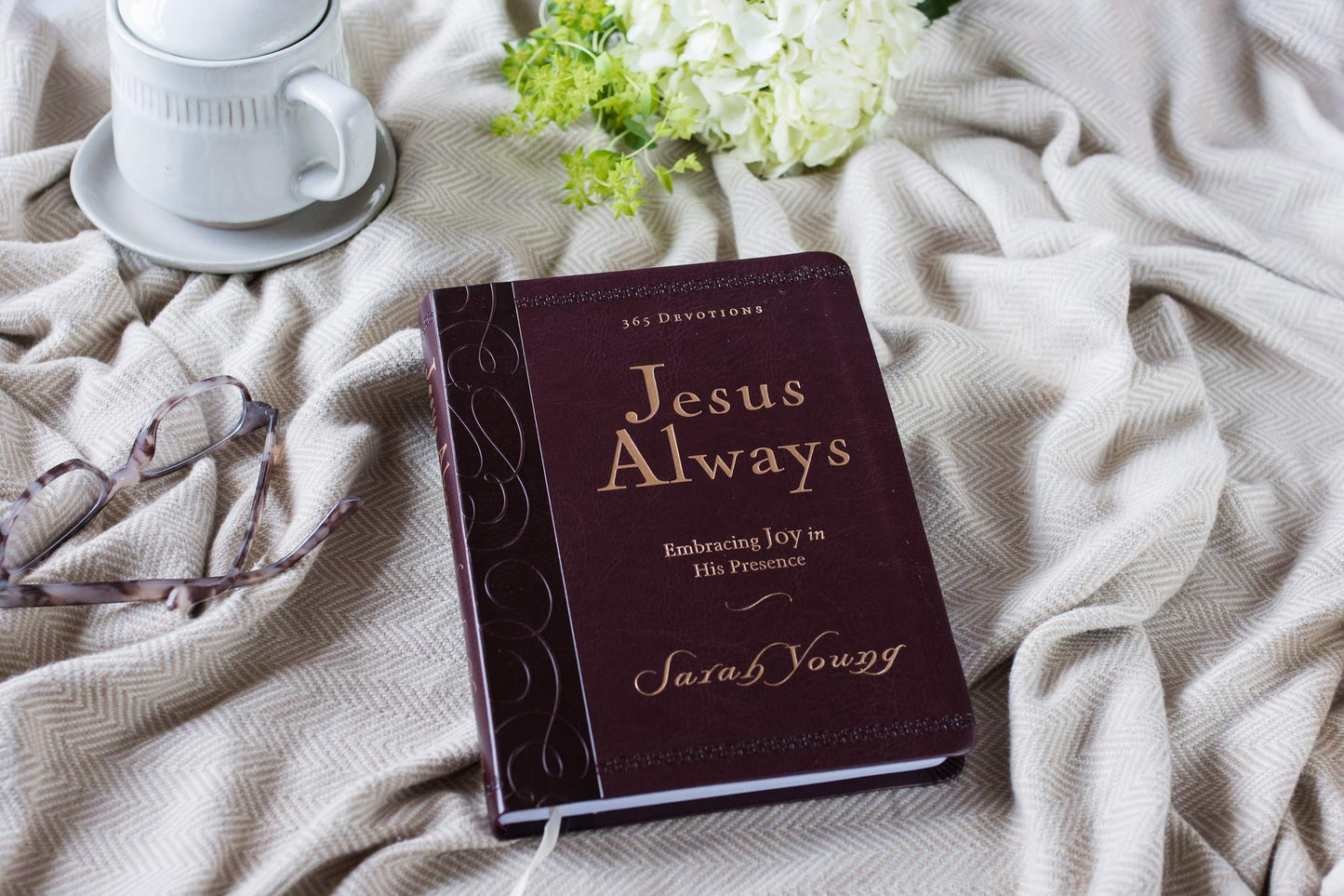 Jesus Always Large Deluxe: Embracing Joy In His Presence [Imitation Leather] Young, Sarah