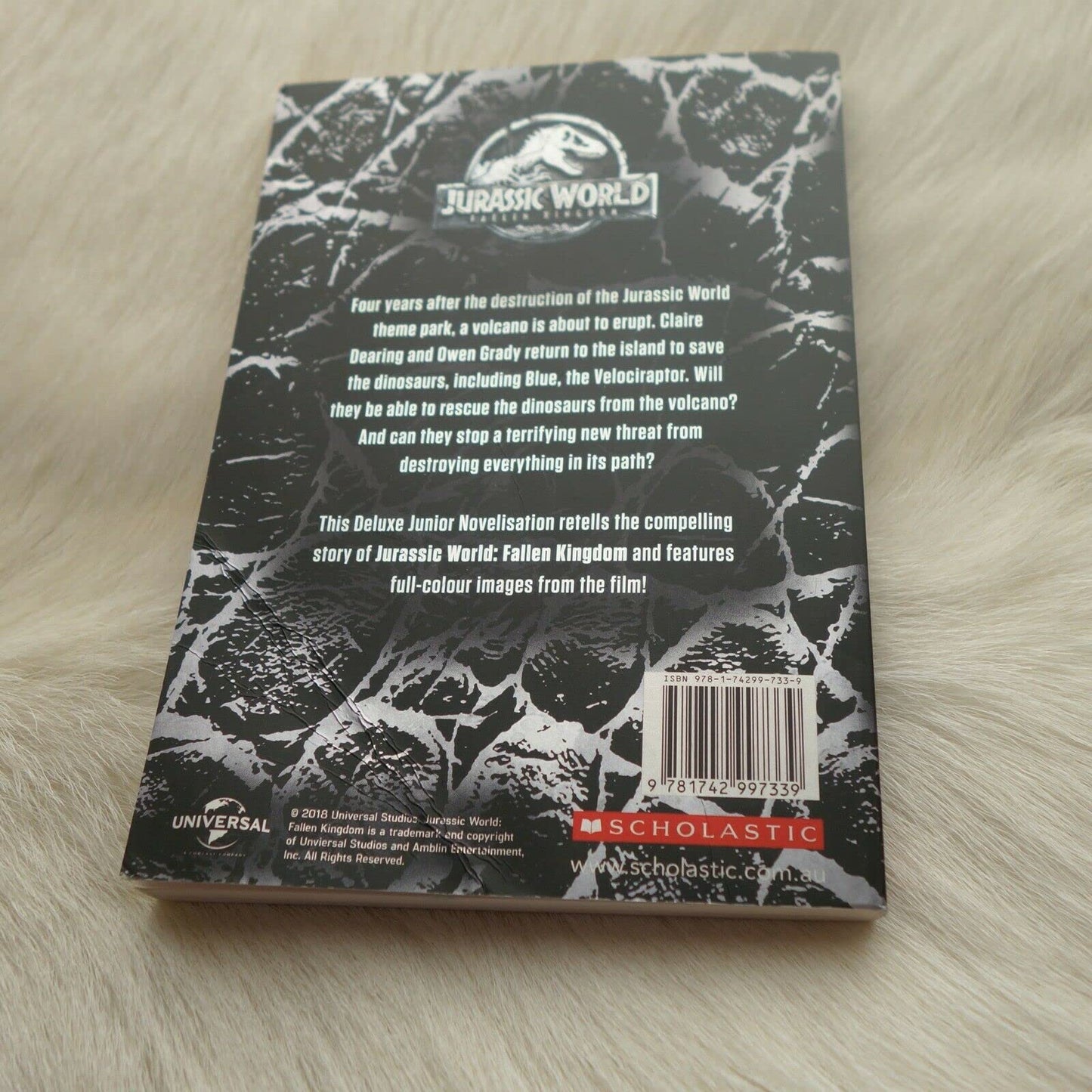 Jurassic World: Fallen Kingdom [Paperback] Scholastic