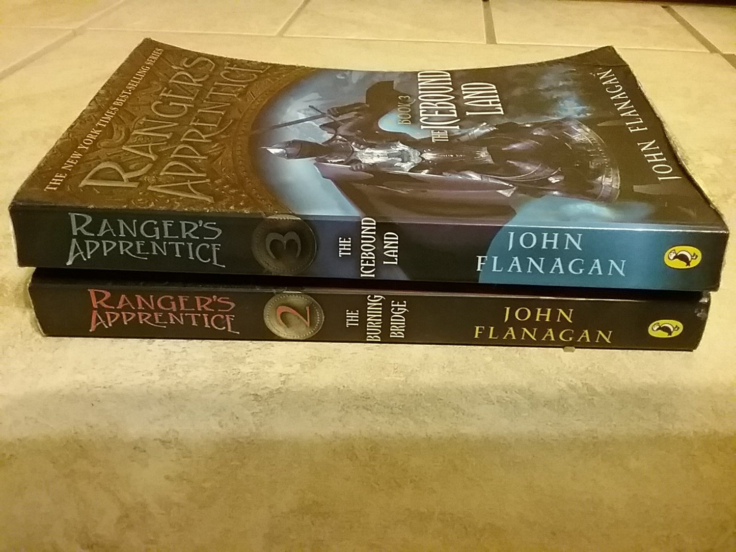 Ranger's Apprentice 3: The Icebound Land [Paperback] Flanagan John