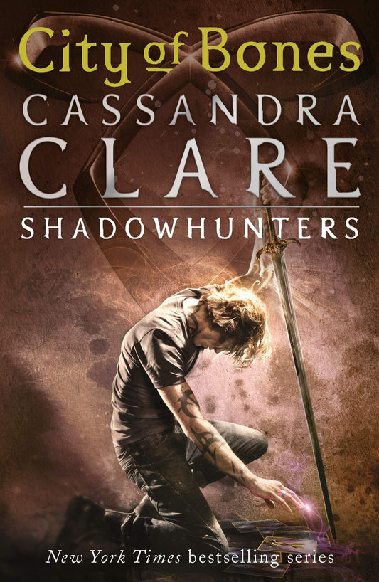 The Mortal Instruments 1: City of Bones [Paperback] Clare, Cassandra