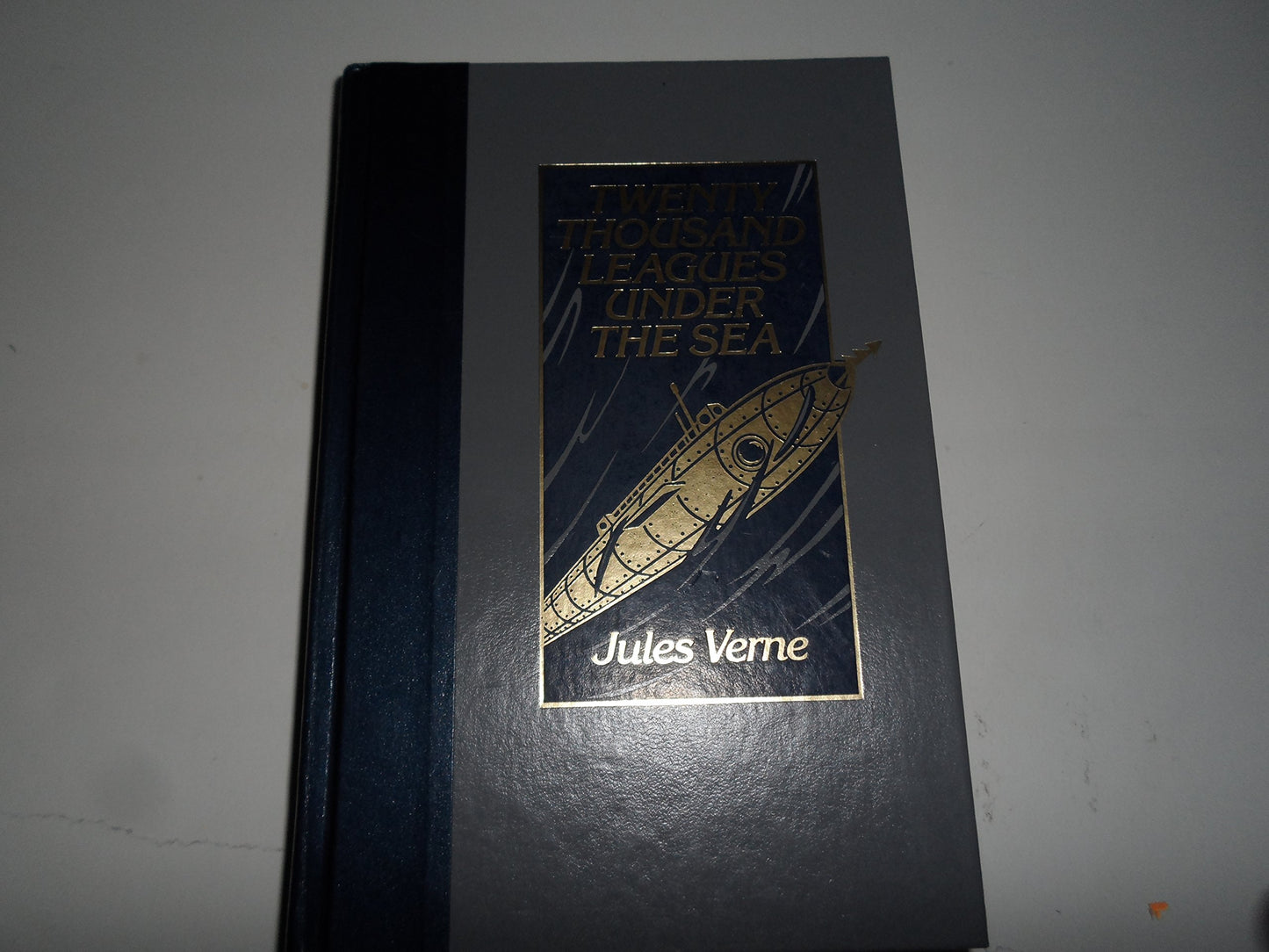 Twenty Thousand Leagues Under The Sea (World's Best Reading) [Hardcover] Jules Verne