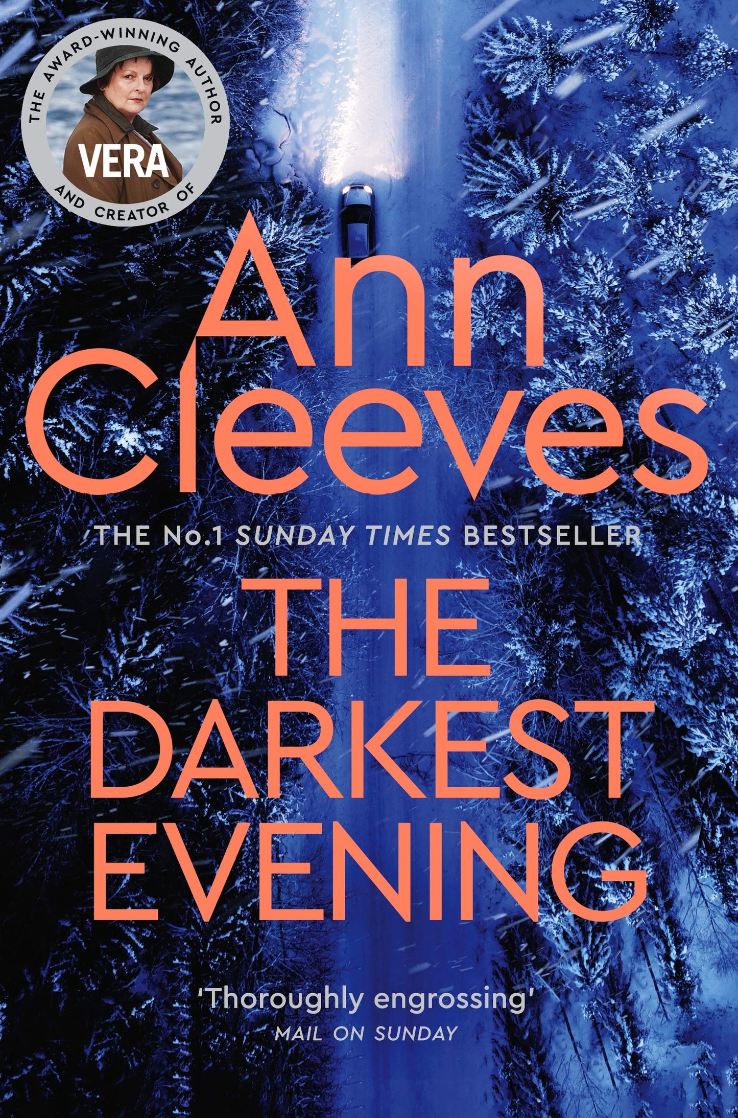 The Darkest Evening: A Vera Stanhope Novel 9 [Paperback] Cleeves, Ann