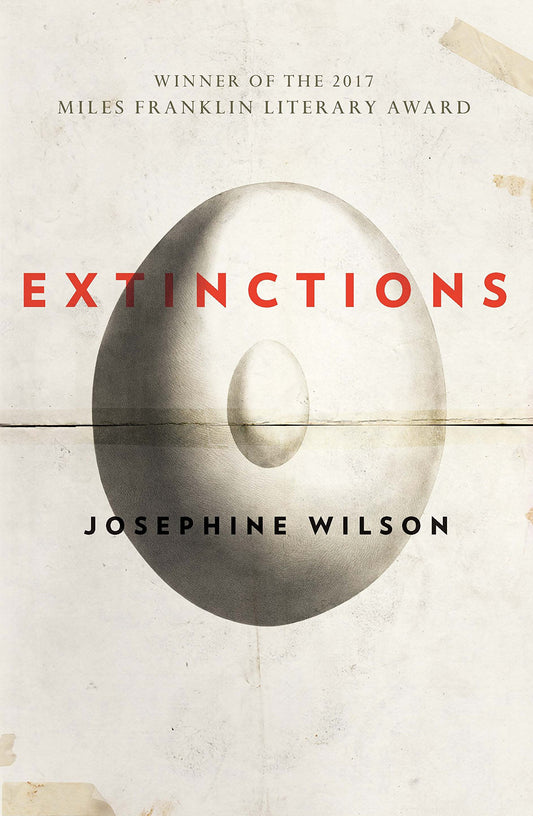 Extinctions [Paperback] Wilson, Josephine