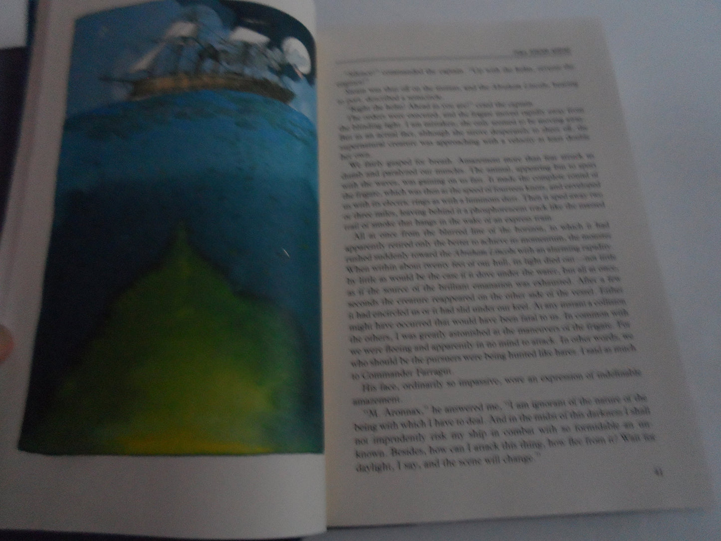 Twenty Thousand Leagues Under The Sea (World's Best Reading) [Hardcover] Jules Verne